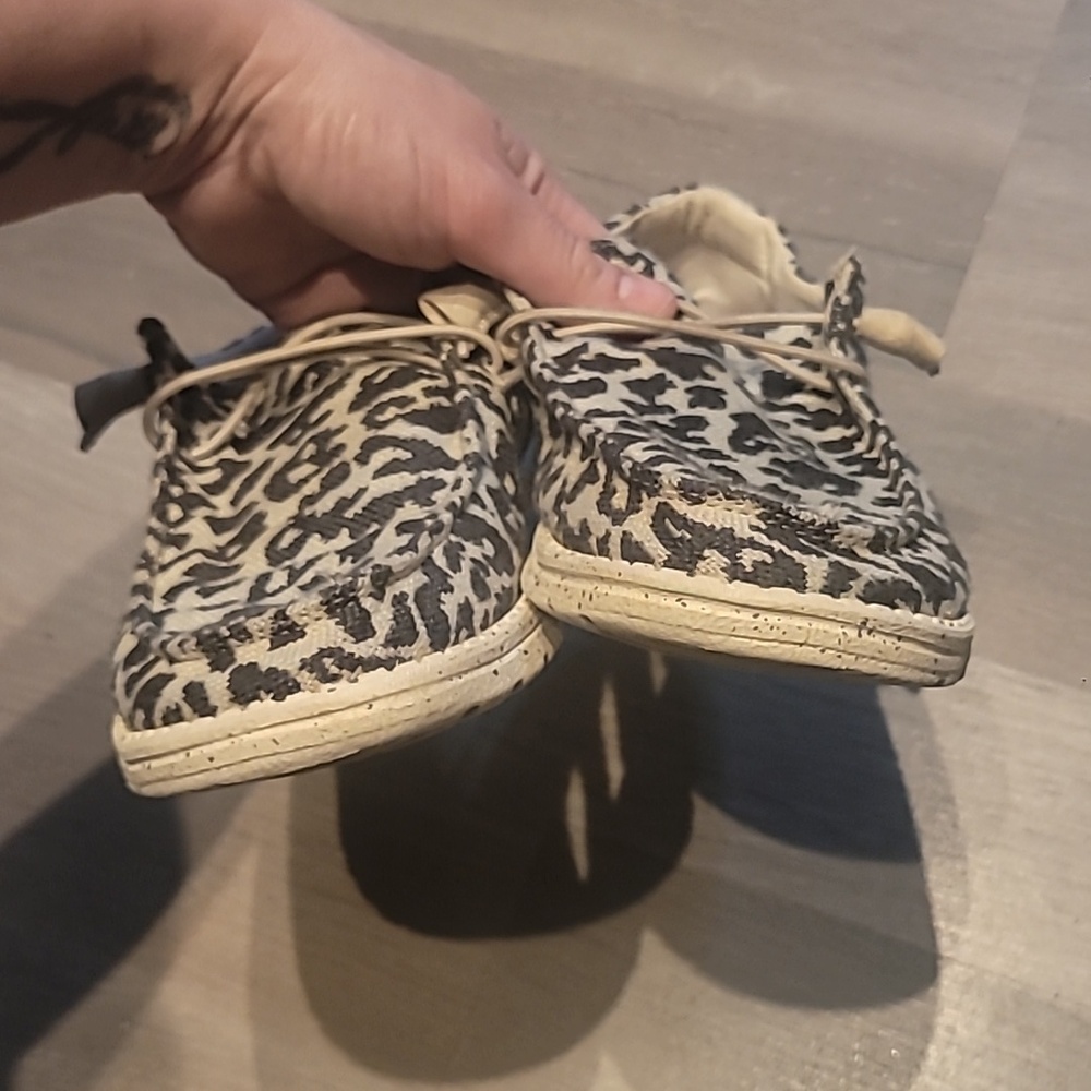 Hey Dude Wendy Woven Cheetah Grey slip-on shoes Size 9 Women - Picture 5 of 7